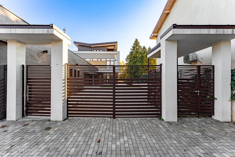 Casa TA de pe malul Lacului Mogosoaia - ST. 617mp, Teren 1182mp