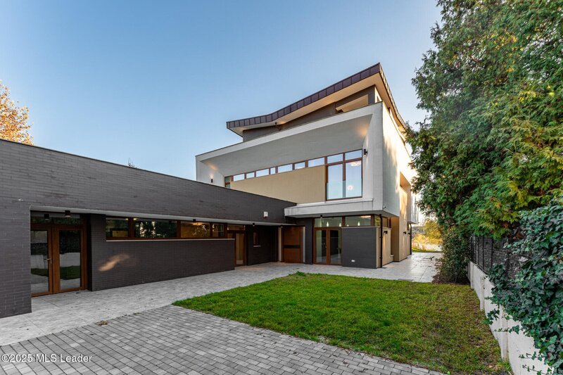 Casa TA de pe malul Lacului Mogosoaia - ST. 617mp, Teren 1182mp