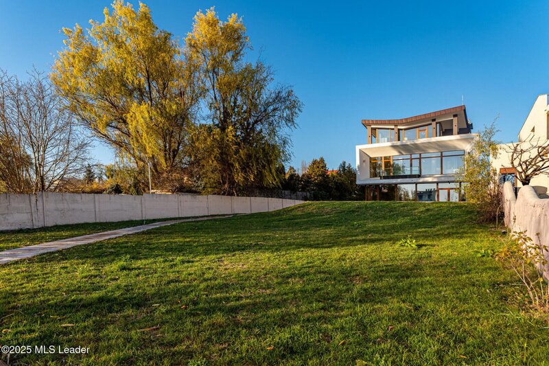 Casa TA de pe malul Lacului Mogosoaia - ST. 617mp, Teren 1182mp