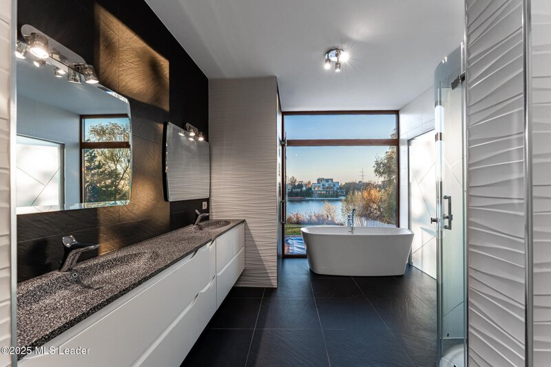 Casa TA de pe malul Lacului Mogosoaia - ST. 617mp, Teren 1182mp